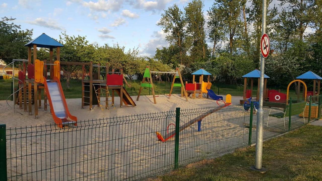 Zuvedru Kiemelis * Šventoji